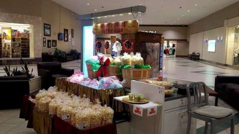 Turtle Creek Mall With Happy Poppers Kettle Corn