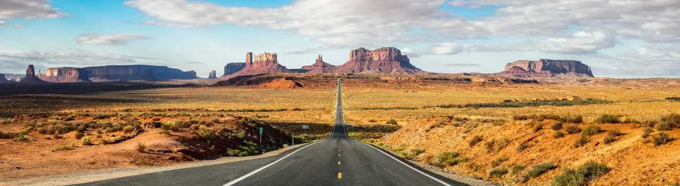 Road to Monument Valley U.S. Highway 163 at Forrest Gump Point in Utah