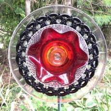 Garden Glass Flower: Tango Red