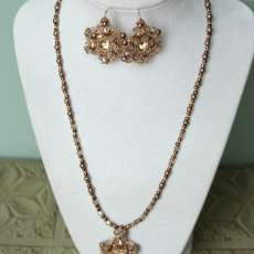 Gold and chocolate brown rivoli necklace and earrings set