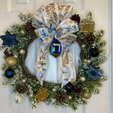 16" Hanukkah Wreath with Glass Dreidel Ornament