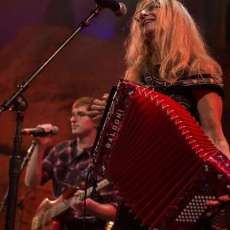 Sue MacKay - Accordion/Vocals