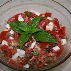 Bill's Garden Fresh Tomatoe Basil Salad