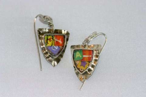 Shield earrings style 102