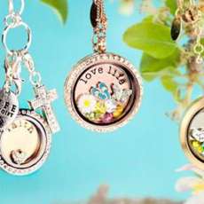 Awesome lockets.