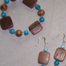 WOOD & TURQUOIS BEAD SET