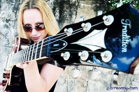 Ann-Marita with Tradition guitar