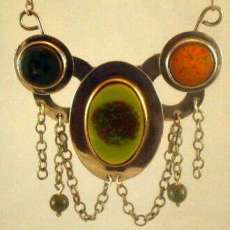 Necklace metal and ceramic