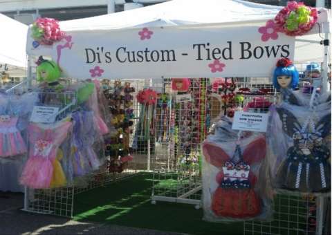 Di's Custom Tied Bows