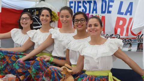 La Fiesta Del Pueblo