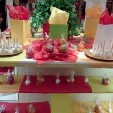 Flavored Candy Apples & Cake Pops Display