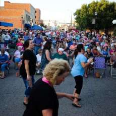 La5 Dancing in the Street!