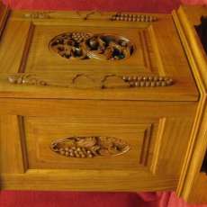 "String of Pearls" jewelery armoire w/6 drawers