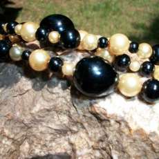 Black and Gold Pearl bracelet