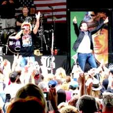 Tim Charon Singing With Bret Michaels