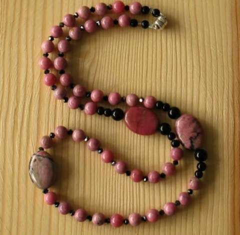 Onyx and Rhodenite healing gemstone necklace with magnetic clasp