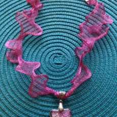 Pink wire mesh necklace w/fused glass pendant