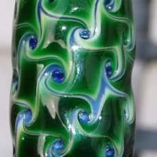 twisted dot in green