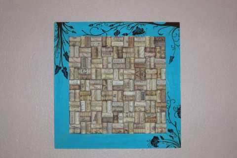 Habdcrafted stylized wine cork bulletin board