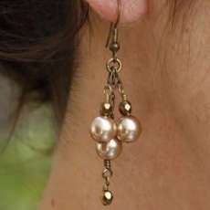 jackson pearl earring on model