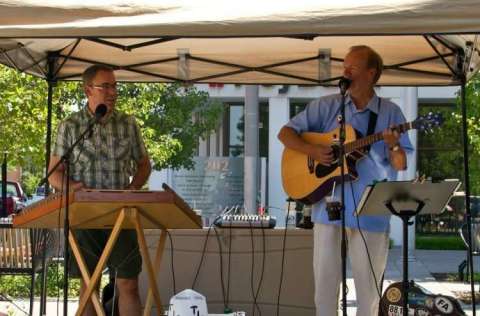 Bill Bosler with Al Kniola on guitar