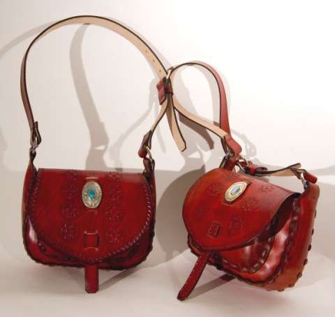 Little Flower shoulder bags in red