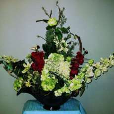 SILK AND NATURALS IN A CERAMIC CLAM SHELL