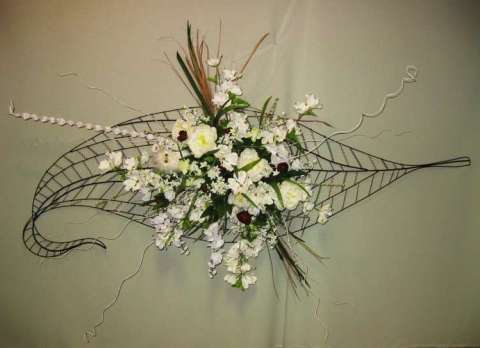 METAL LEAF WITH SILK AND NATURAL MATERIAL WALL HANGING