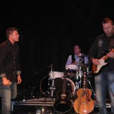 Levi Live at Leigh Steinberg's 25th Annual Super Bowl Party 2011