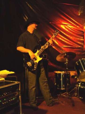 Kirk Gibson, Bass