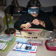 Wire-wrapping a gemstone