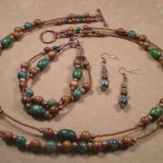 Chrysocolla Stone and Wood Beaded Necklace Set.