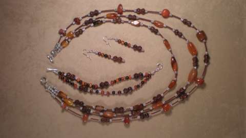 Agate Stone and Wood Beaded Triple Strand Necklace Set.
