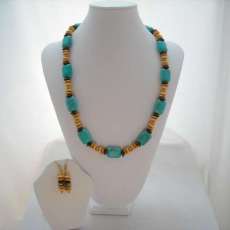 TOURQUOISE AND WOOD SET