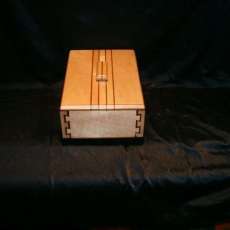 double dovetail maple and mahogany jewelry box