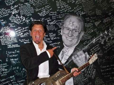 Dean at the Tribute to Les Paul