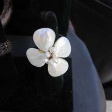 White coral ring with waxed hemp macromay ring design