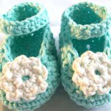 robbins egg blue infant booties
