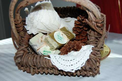 GIFT BASKET