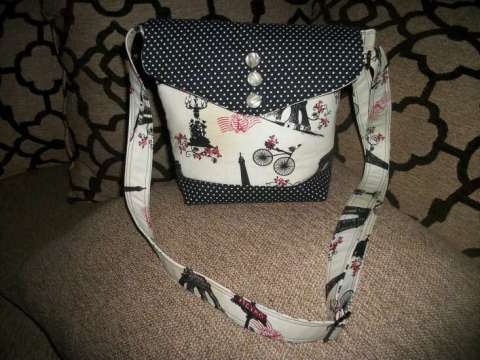 Cross body purse. 9x9x5