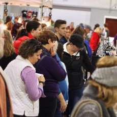 Shoppers at the 2017 Hoosier Artisan Boutique