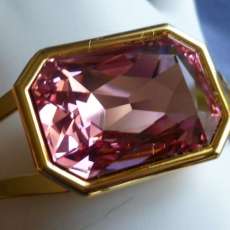 Pink Swarovski bracelet, gold setting