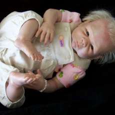 Paisley sculpt by Denise Pratt--bought to life by Priscilla Campbell