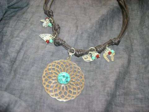 fatimas' hand jewelry