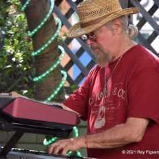 James Gig Anderson - Keyboards