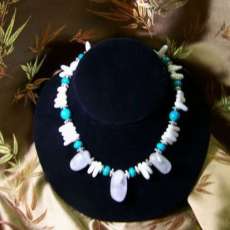 Dee's Designs Southwest Style Turquoise and Quartz 18" Necklace