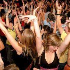 Dina Preston Band Elevating the Festival Crowd