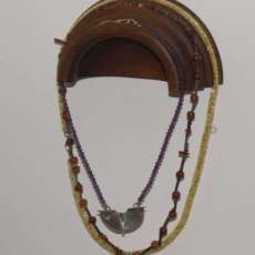 Mahogany Neckless Holder