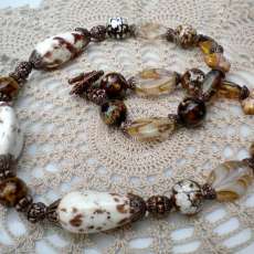 Leopard Agate and Porcelain Necklace