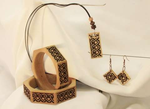 Beautiful and intricately carved "Heart style" wood bracelet with earings & pendant